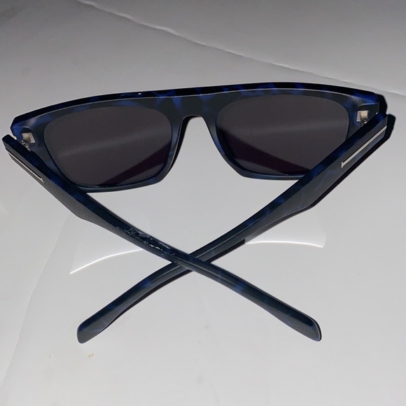 Nile 56mm Rectangular Sunglasses
MITA SUSTAINABLE EYEWEAR - Picture 6 of 7